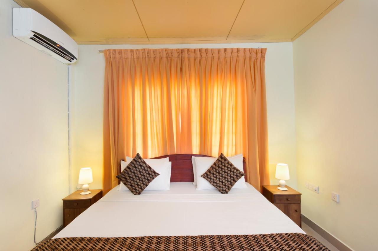 Palm Beach Inn & Sea Shells Cabanas Bentota Værelse billede